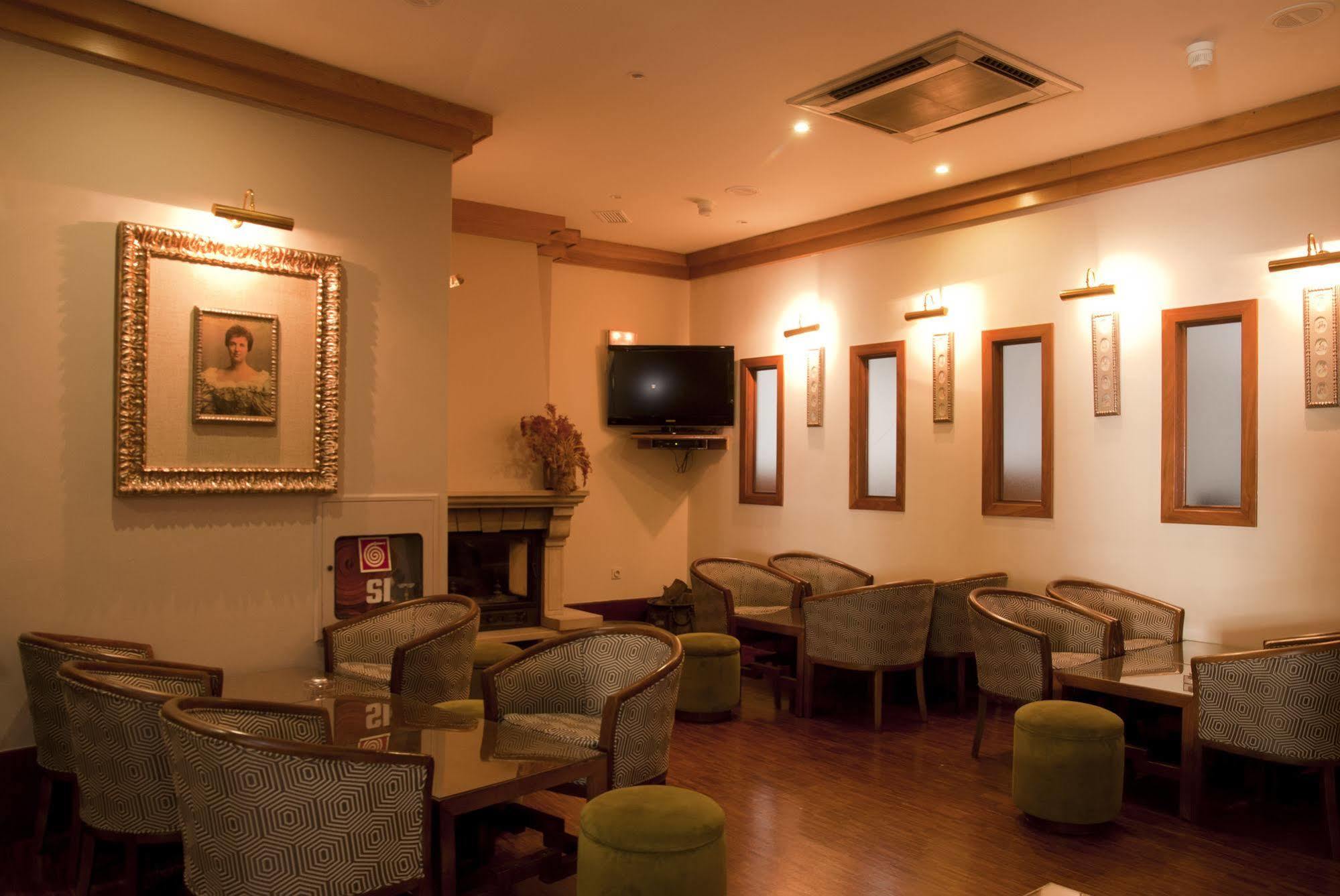 Hotel Rainha D. Amelia, Arts & Leisure 카스텔루브랑쿠 외부 사진
